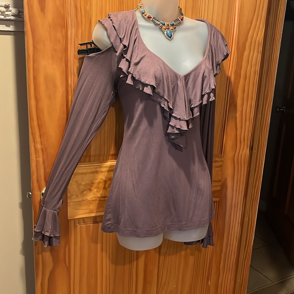 Boston Proper Cold Shoulder Ruffle Detail Top - Picture 7 of 12